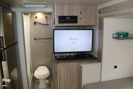 2022 Winnebago Micro Minnie FLX 2108FBS, $ 23,900