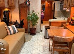 2010 Winnebago Journey Express 34Y, $ 69,000