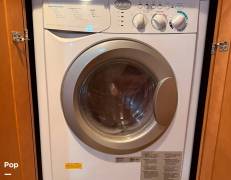 2010 Winnebago Journey Express 34Y, $ 69,000