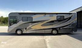2010 Winnebago Journey Express 34Y, $ 69,000