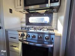 2021 Jayco North Point 377RLBH, $ 51,500