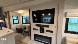 2021 Palomino Columbus 366RL, $ 47,000