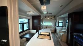 2021 Palomino Columbus 366RL, $ 47,000