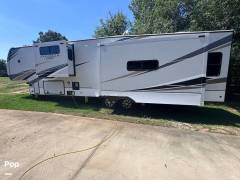 2021 Alliance RV Paradigm 370FB, $ 60,000