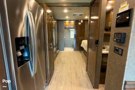 2020 Thor Motor Coach Challenger 37FH, $ 95,000