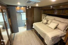 2020 Thor Motor Coach Challenger 37FH, $ 95,000