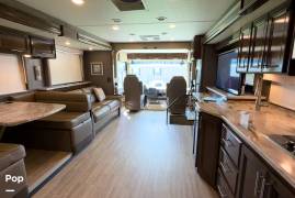 2020 Thor Motor Coach Challenger 37FH, $ 95,000