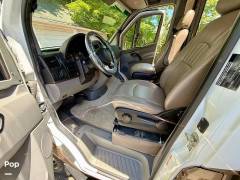 2017 Winnebago Navion 24J, $ 69,995