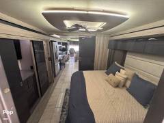 2019 Winnebago Horizon 42Q, $ 222,222
