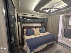 2019 Winnebago Horizon 42Q, $ 222,222