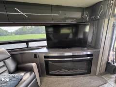 2019 Winnebago Horizon 42Q, $ 222,222