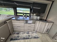 2019 Winnebago Horizon 42Q, $ 222,222