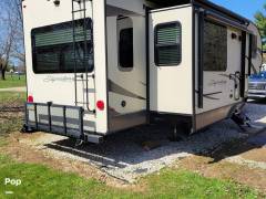 2019 Rockwood Signature 8299BS, $ 31,900