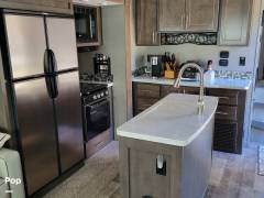 2019 Rockwood Signature 8299BS, $ 31,900