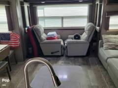 2019 Rockwood Signature 8299BS, $ 31,900