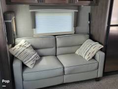 2019 Rockwood Signature 8299BS, $ 31,900