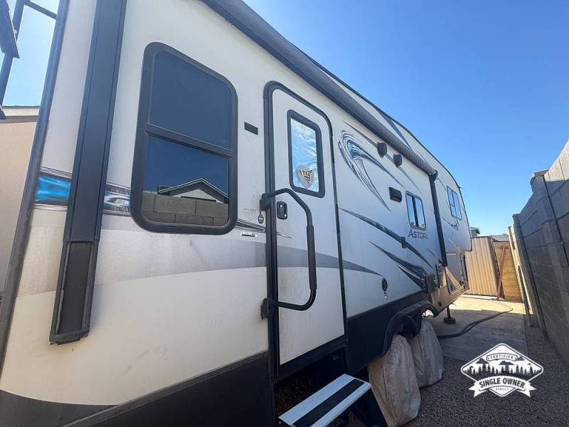 2018 Dutchmen Astoria 2513RLF, $ 18,000