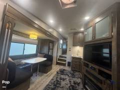 2018 Dutchmen Astoria 2513RLF, $ 18,000
