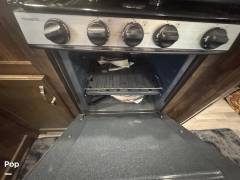 2018 Dutchmen Astoria 2513RLF, $ 18,000