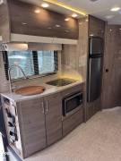 2023 Entegra Qwest 24L, $ 125,000