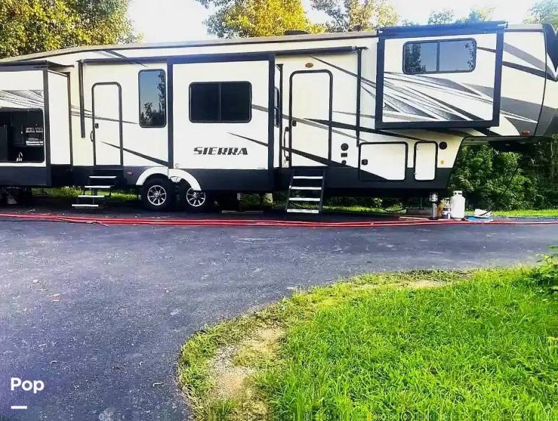 2018 Forest River Sierra 38FKOK, $ 35,000