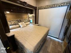 2017 Thor Motor Coach Outlaw 37RB, $ 90,000