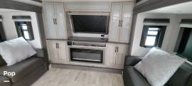 2024 Keystone Alpine 3700FL, $ 69,900