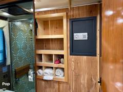2015 Newmar Essex 4503, $ 320,000