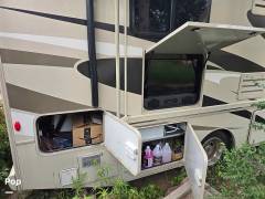 2015 Winnebago Vista 27N, $ 49,988