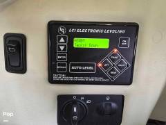 2015 Winnebago Vista 27N, $ 49,988