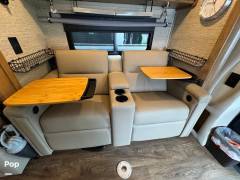2020 Tiffin Wayfarer 25RW, $ 148,000