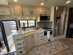2023 Entegra Vision XL 34B, $ 117,500