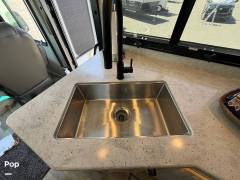 2023 Entegra Vision XL 34B, $ 117,500