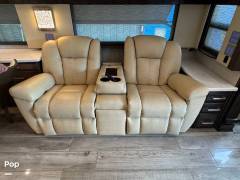 2019 Newmar London Aire 4543, $ 299,999