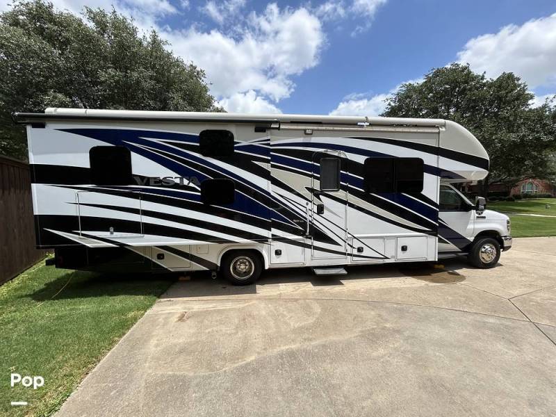 2018 Holiday Rambler Vesta 30D, $ 65,000