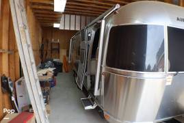 2017 Airstream International Signature 28RB, $ 69,995