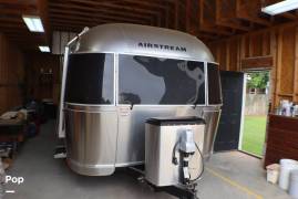 2017 Airstream International Signature 28RB, $ 69,995