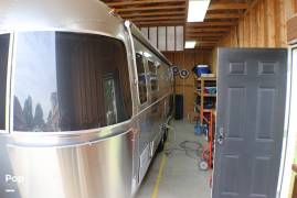 2017 Airstream International Signature 28RB, $ 69,995