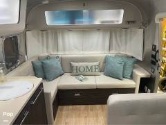 2017 Airstream International Signature 28RB, $ 69,995
