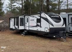 2021 Forest River Lacrosse Luxury Lite 3399SE, $ 31,200