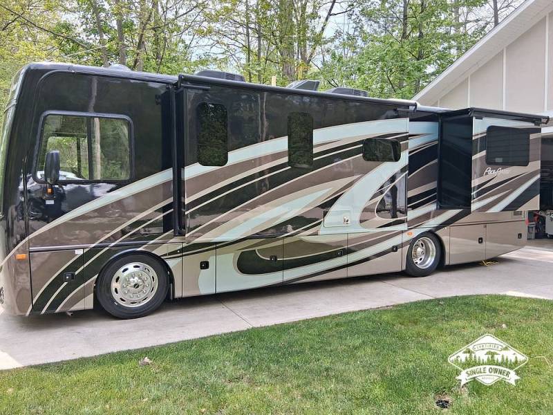 2019 Fleetwood Pace-Arrow 33D, $ 144,000