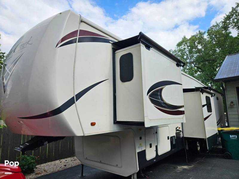 2019 Cedar Creek Silverback 37MBH, $ 43,900