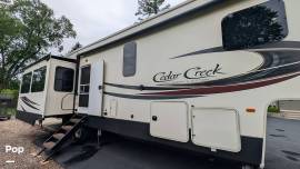 2019 Cedar Creek Silverback 37MBH, $ 43,900