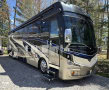 2018 Fleetwood Discovery LXE 39F, $ 123,900