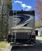 2018 Fleetwood Discovery LXE 39F, $ 123,900