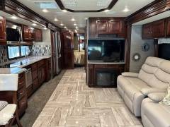 2018 Fleetwood Discovery LXE 39F, $ 123,900