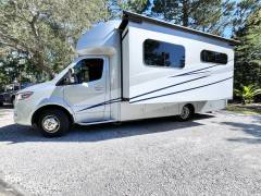 2022 Tiffin Wayfarer 25RW, $ 99,999
