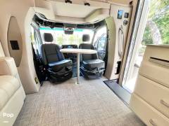 2022 Tiffin Wayfarer 25RW, $ 99,999