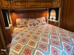 2009 Holiday Rambler Navigator Bismark IV, $ 135,000