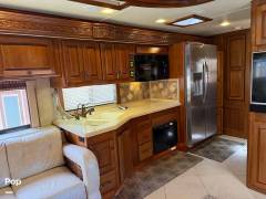 2009 Holiday Rambler Navigator Bismark IV, $ 135,000